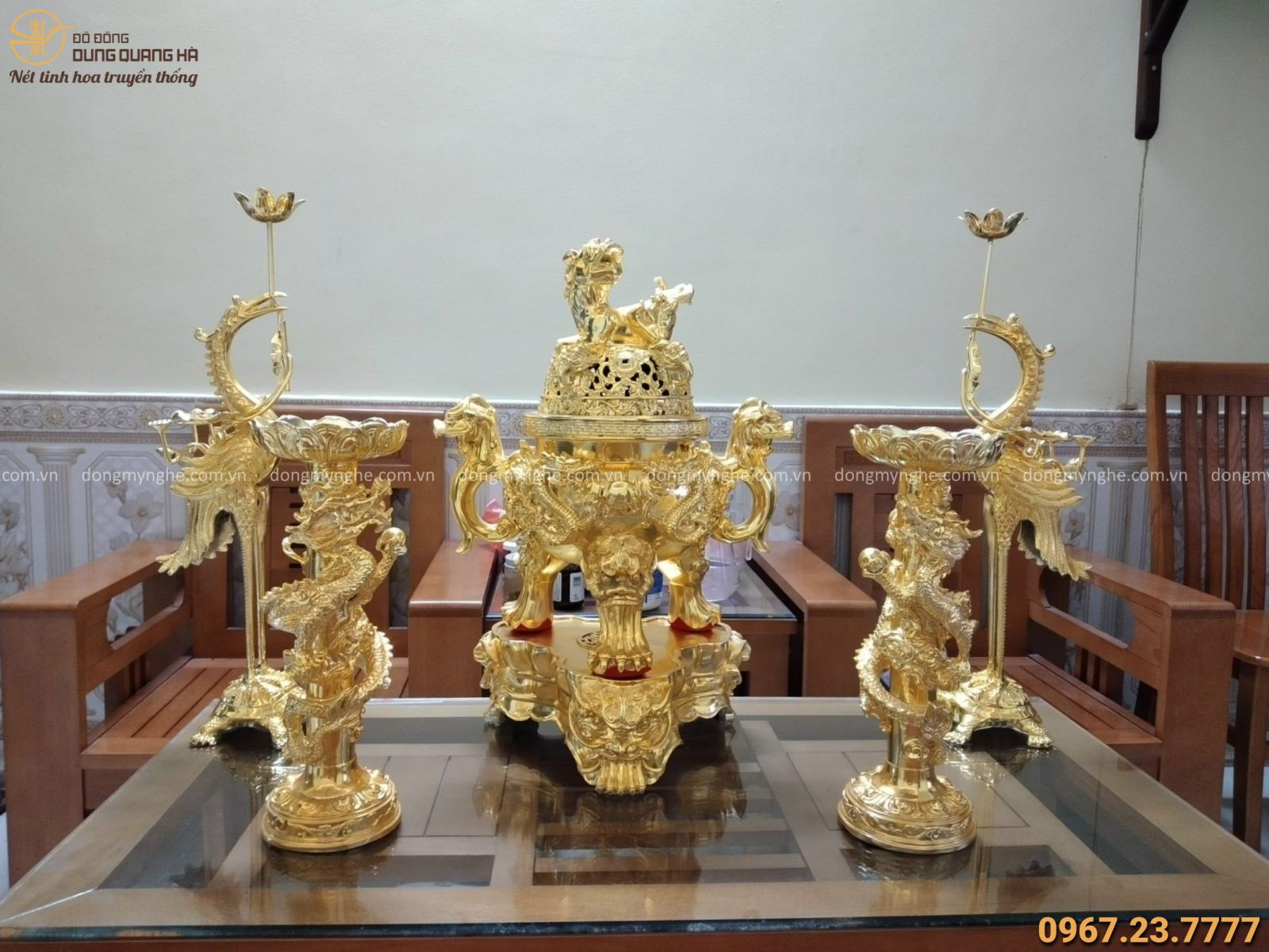 Đỉnh thờ bằng đồng