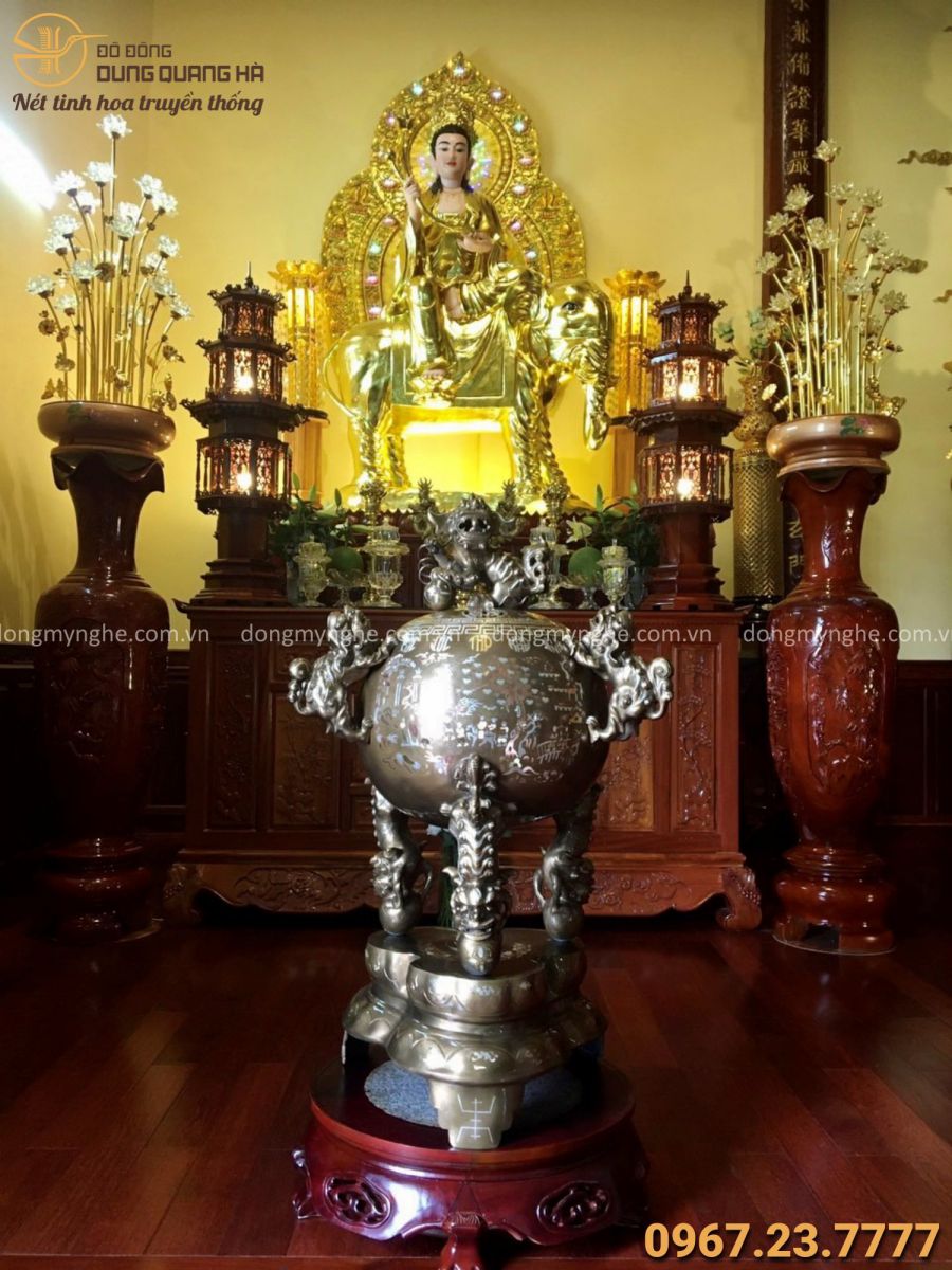 Đỉnh thất lân vờn cầu