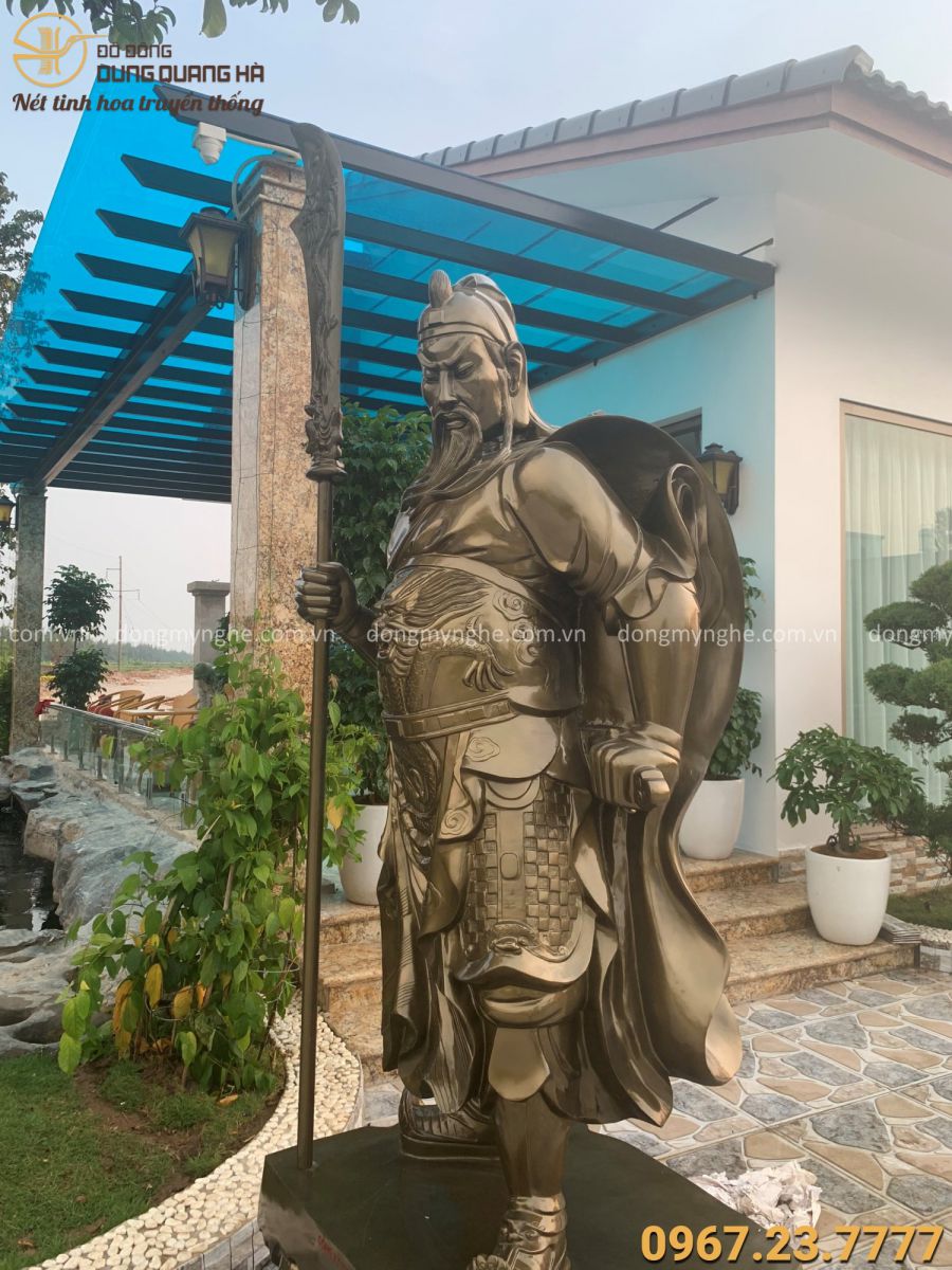 Bàn giao và lắp đặt tượng Quan Công cao 2m4