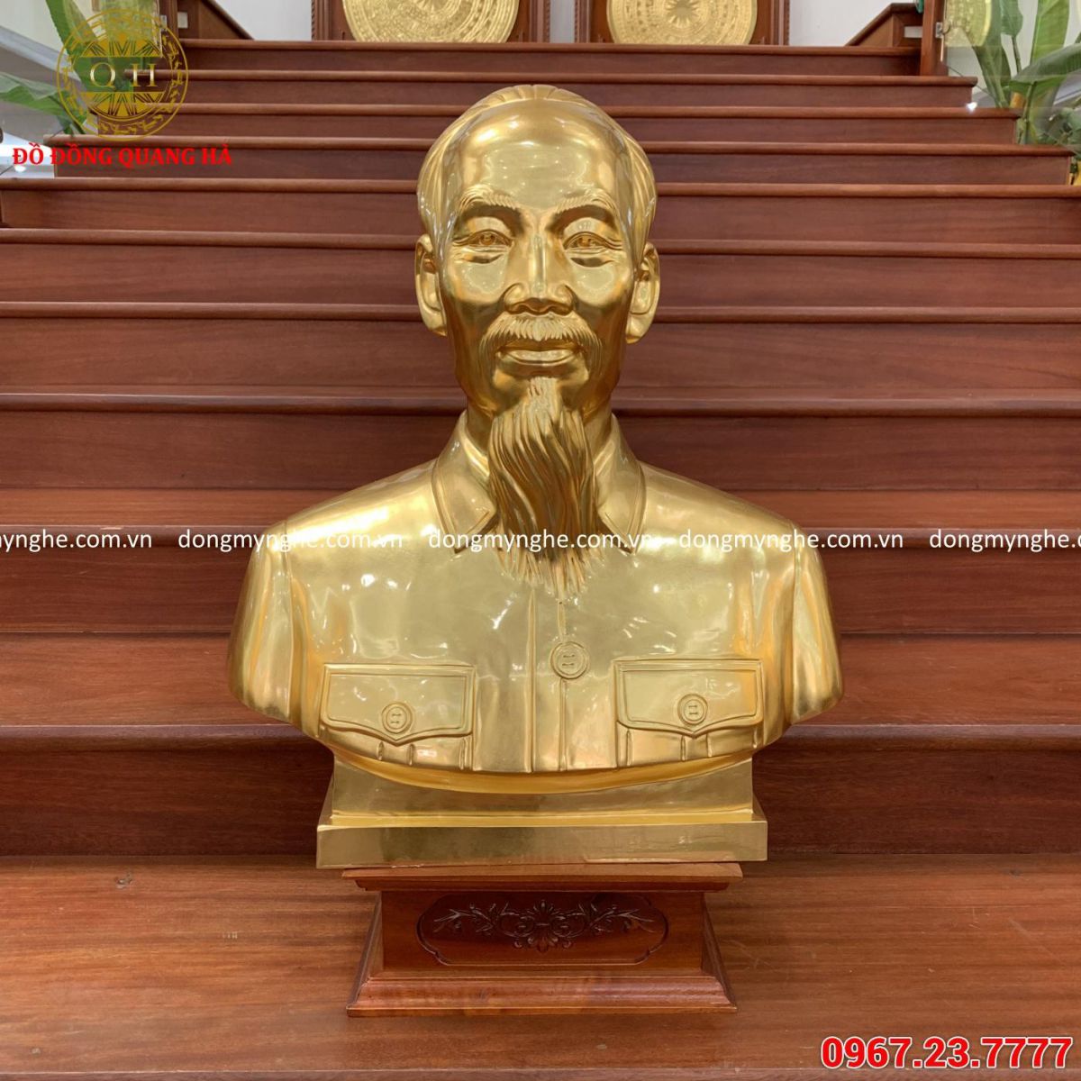 thờ Bác Hồ trong nhà thờ Bác Hồ trong nhà