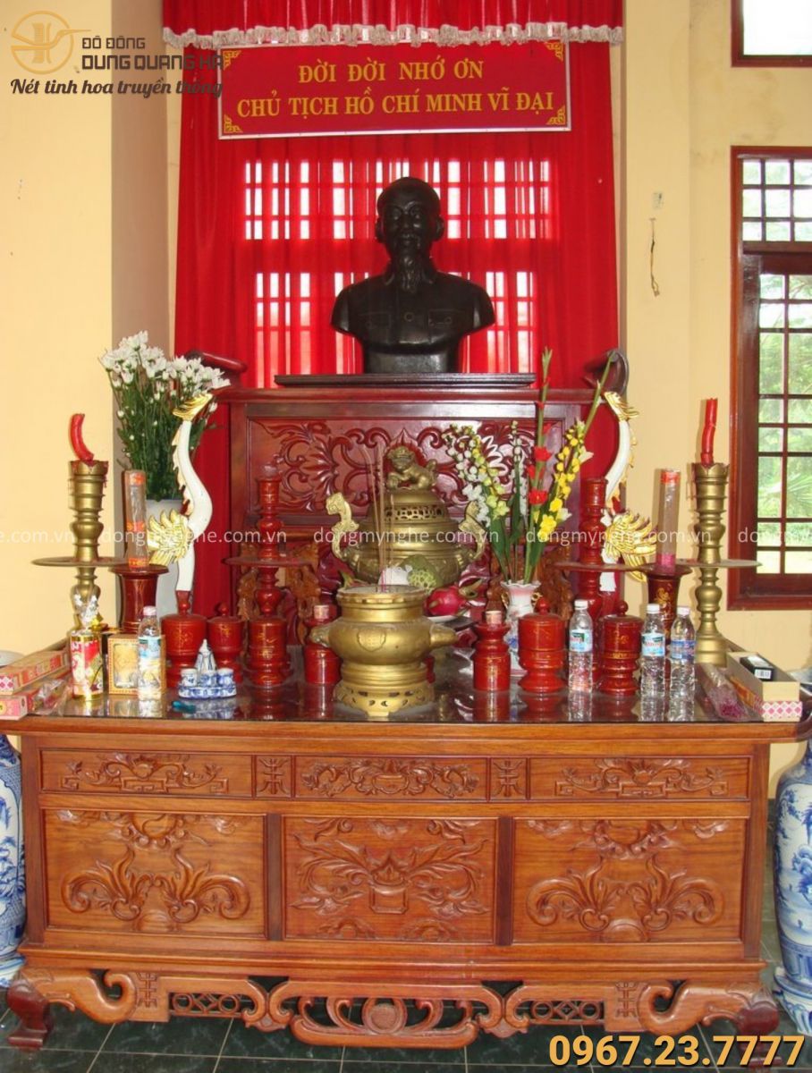 thờ Bác Hồ trong nhà thờ Bác Hồ trong nhà