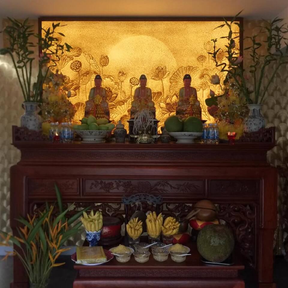 Bàn thờ Tam Thế Phật tại gia
