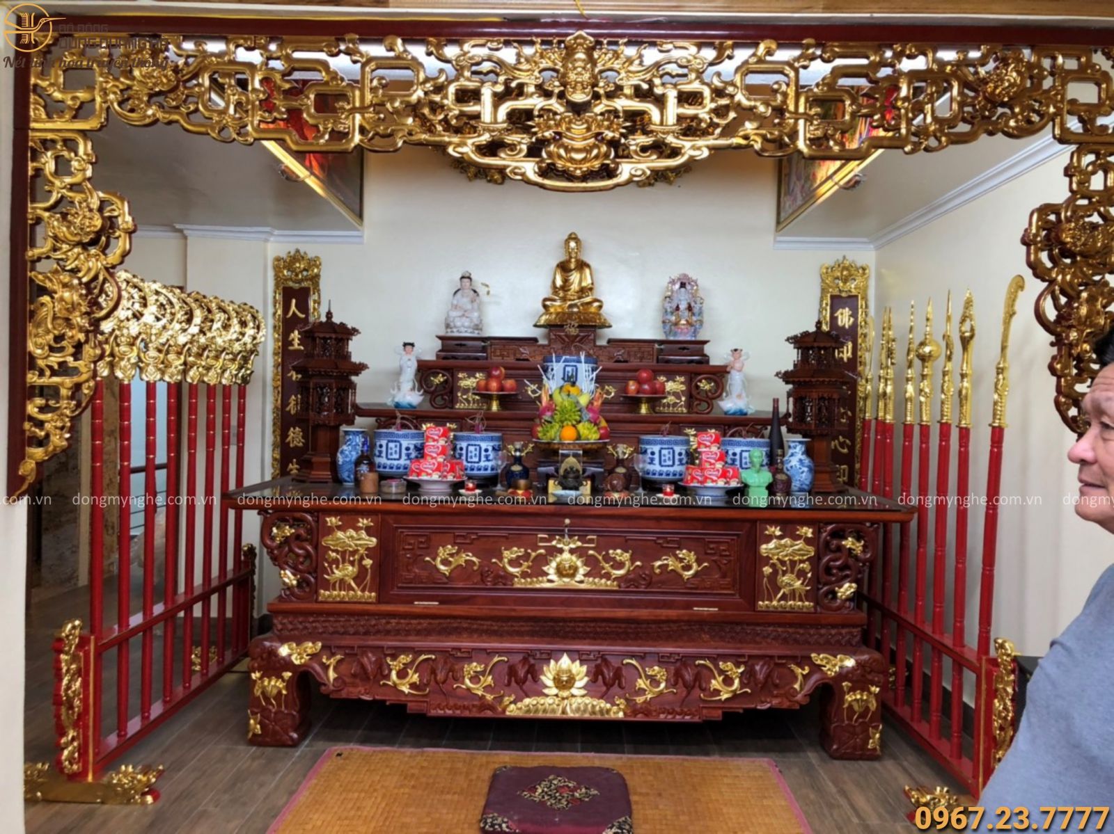 thờ Phật và gia tiên trên cùng một bàn thờ  thờ Phật và gia tiên trên cùng một bàn thờ