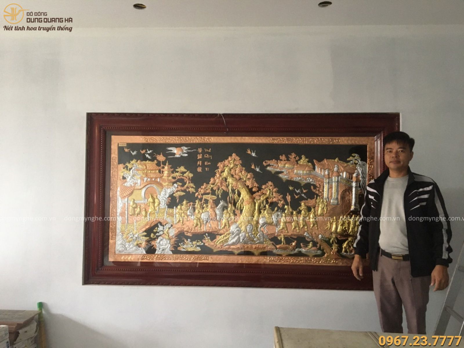 Treo tranh vinh quy bái tổ cho khách Treo tranh vinh quy bái tổ cho khách