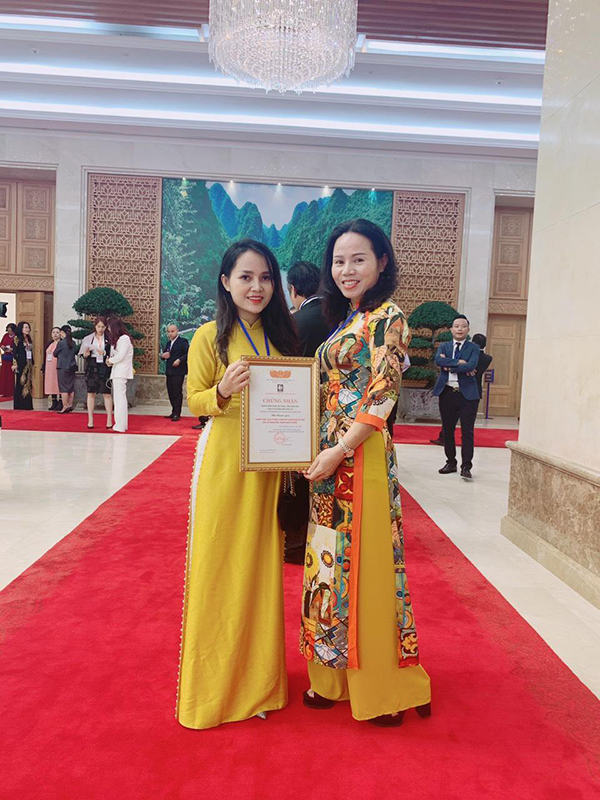 Đồ Đồng Dung Quang Hà nhận bằng khen của thủ tướng chính phủ nơi bán tượng Phật đẹp