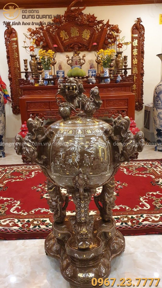 Đỉnh thất lân vờn cầu