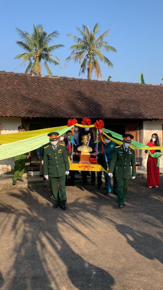 Tượng Tướng Phùng Chí Kiên Tượng Tướng Phùng Chí Kiên