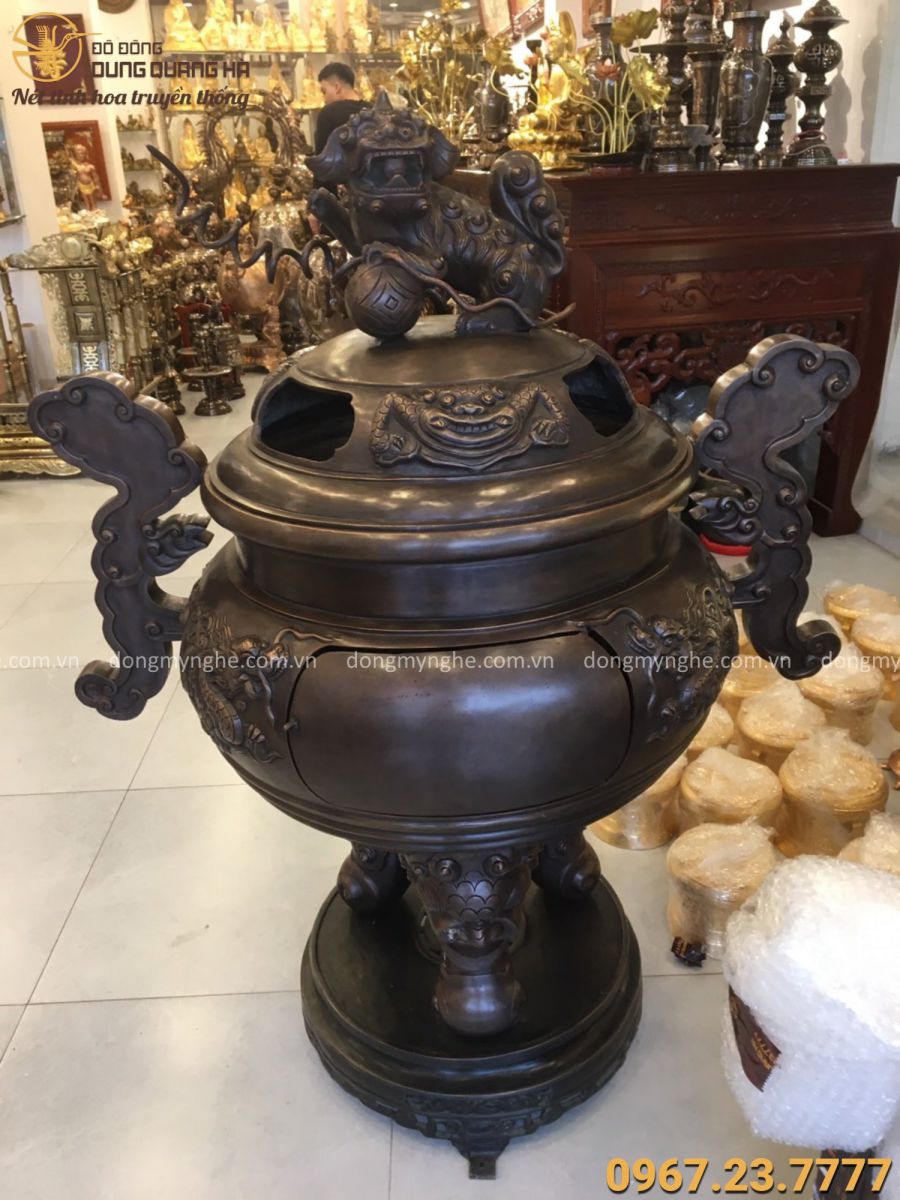 Lư hương bằng đồng Lư hương bằng đồng