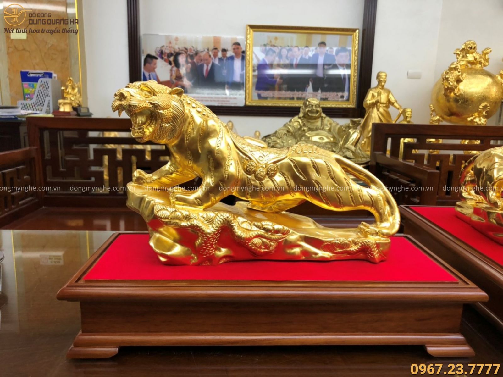 Tượng hổ bằng đồng dát vàng 2022