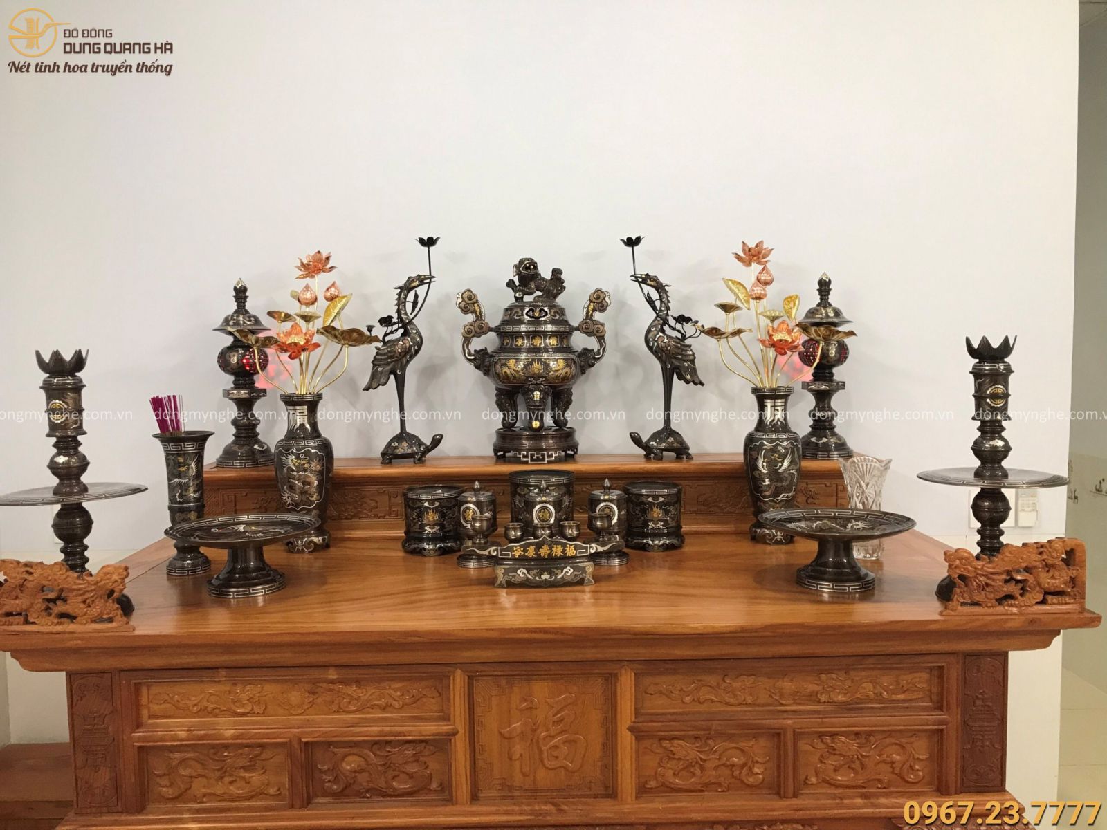 Bộ đồ thờ cúng bằng đồng Bộ đồ thờ cúng bằng đồng