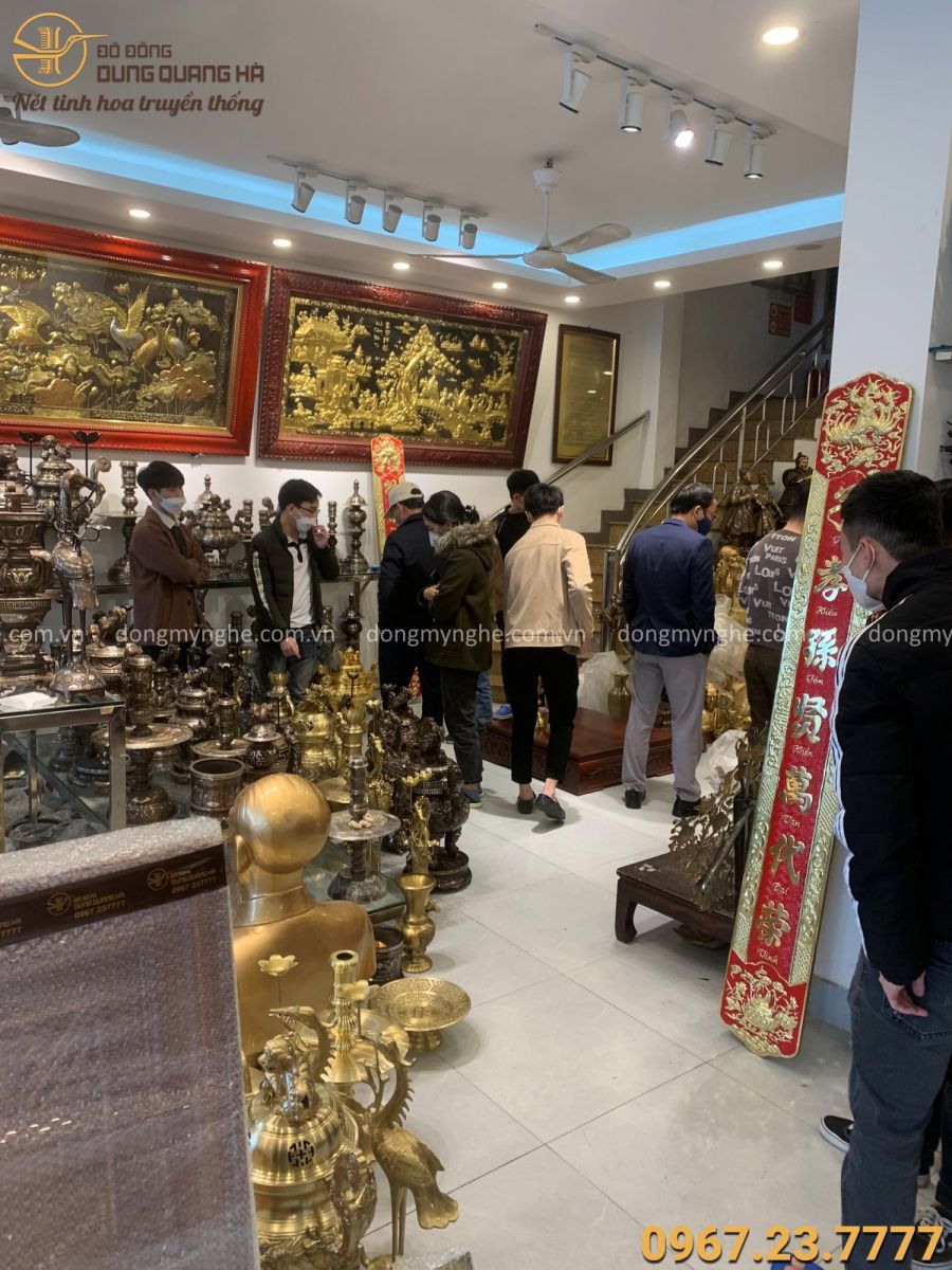 Khách đến Đồ Đồng Dung Quang Hà