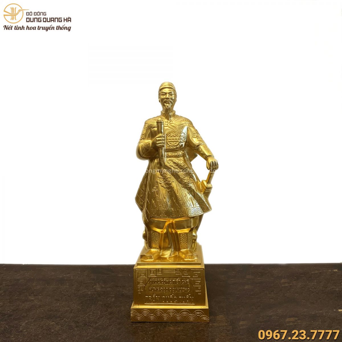 tương để bàn phòng khách