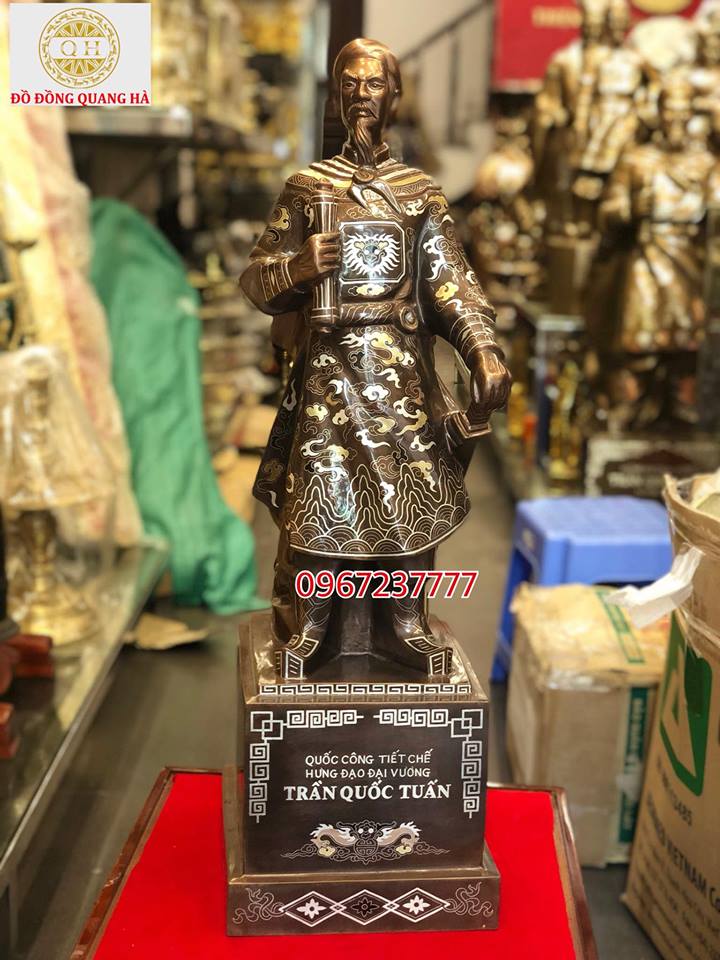 Tượng đồng Trần Quốc Tuấn 4 Tượng đồng Trần Quốc Tuấn 4