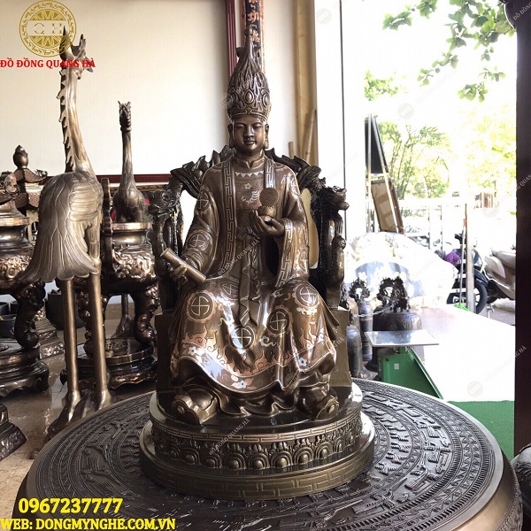 Tượng mẫu cửu trùng thiên 