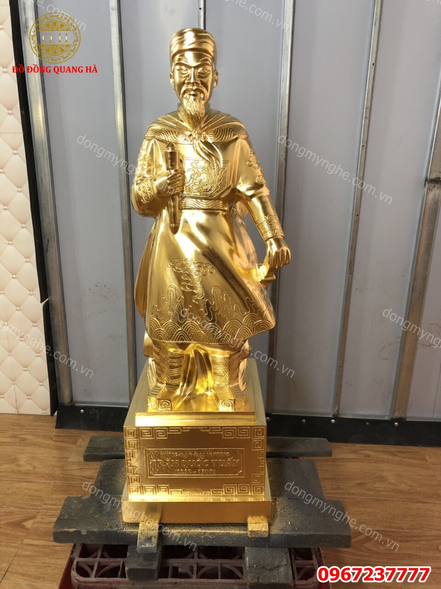 Tượng Trần Quốc Tuấn 5