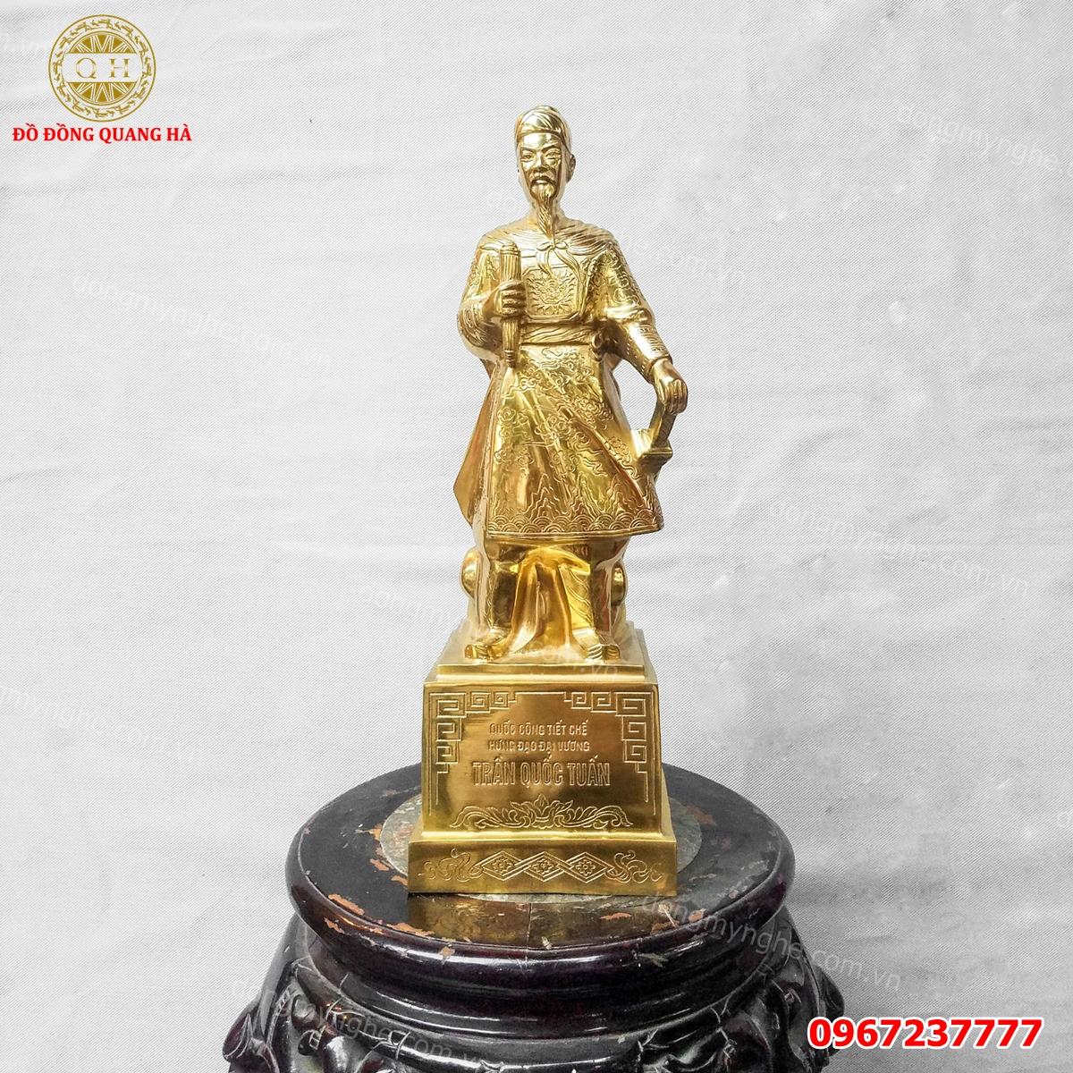 Tượng Trần Quốc Tuấn 6