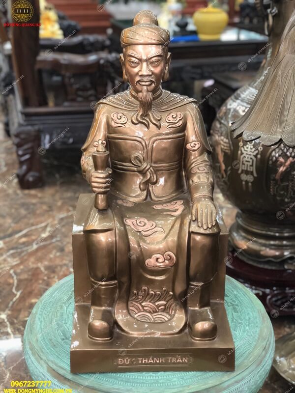 Tượng Trần Quốc Tuấn 1