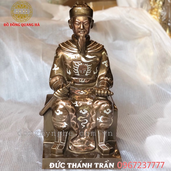Tượng Trần Quốc Tuấn 2