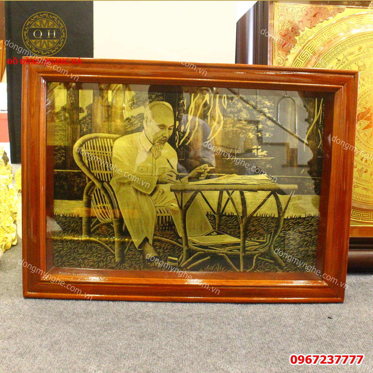 Tranh đồng treo phòng khách