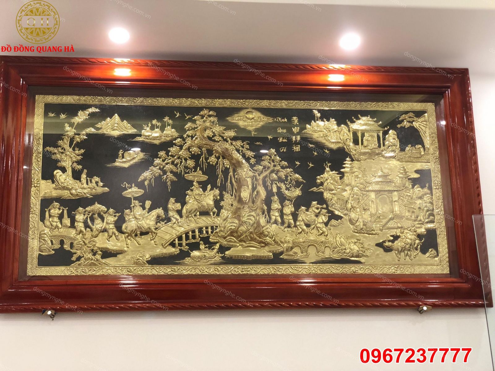 Tranh đồng treo phòng khách