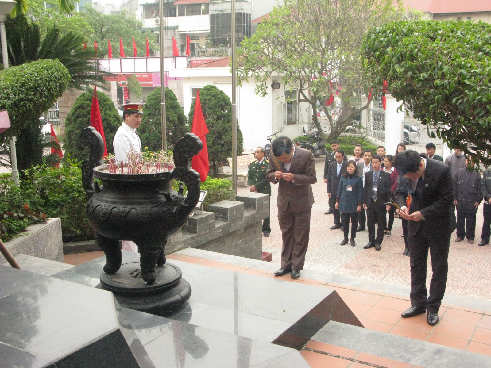 Lư hương tại nghĩa trang liệt sỹ Lư hương tại nghĩa trang liệt sỹ