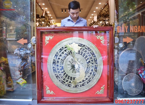 tranh mặt trống đồng