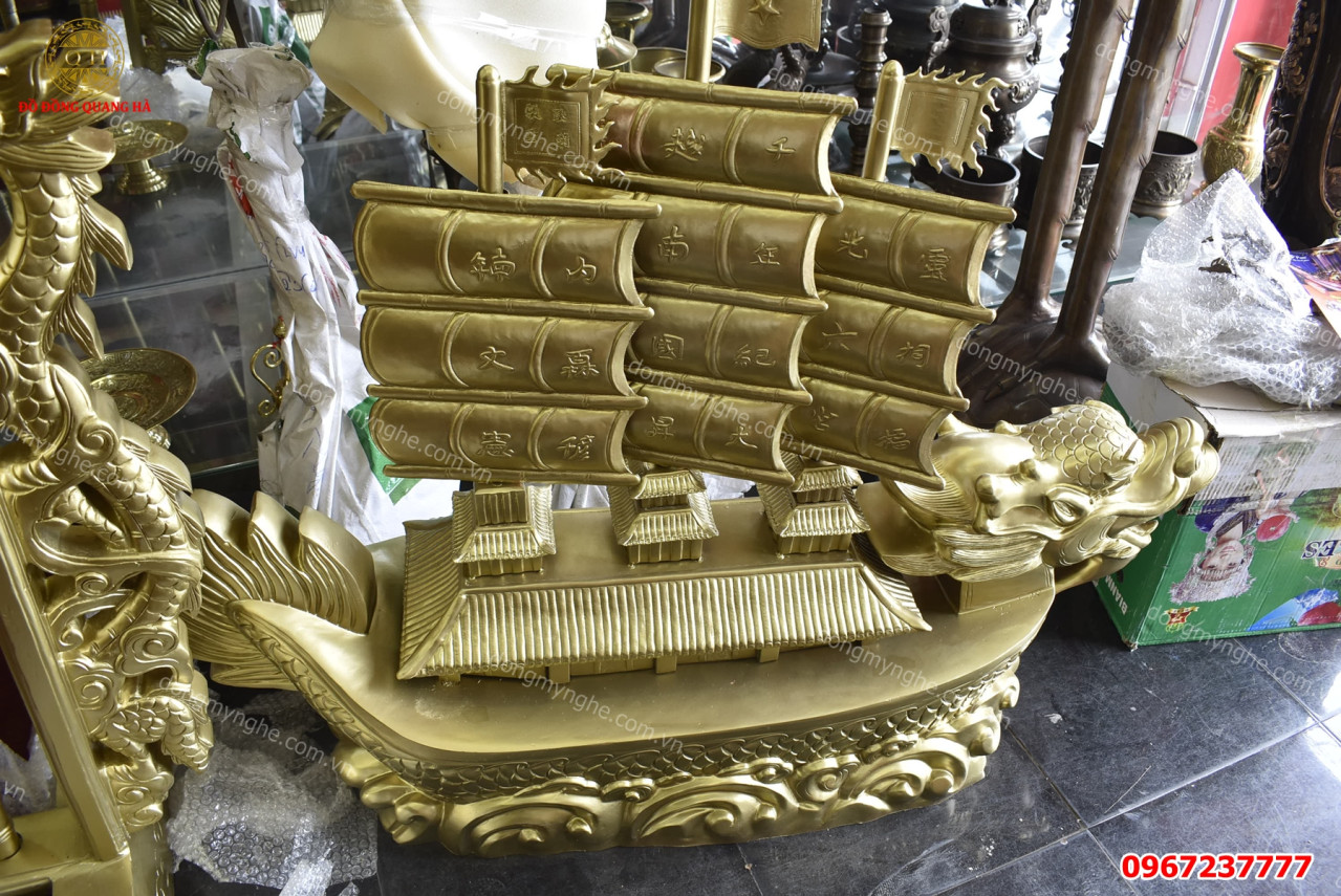 Thuyền buồm phong thủy 