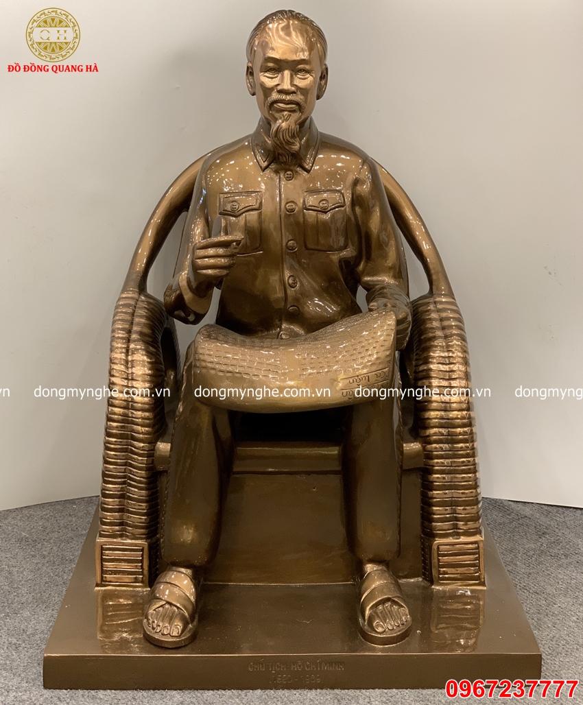 Tượng bác hồ ngồi ghế mây Tượng bác hồ ngồi ghế mây
