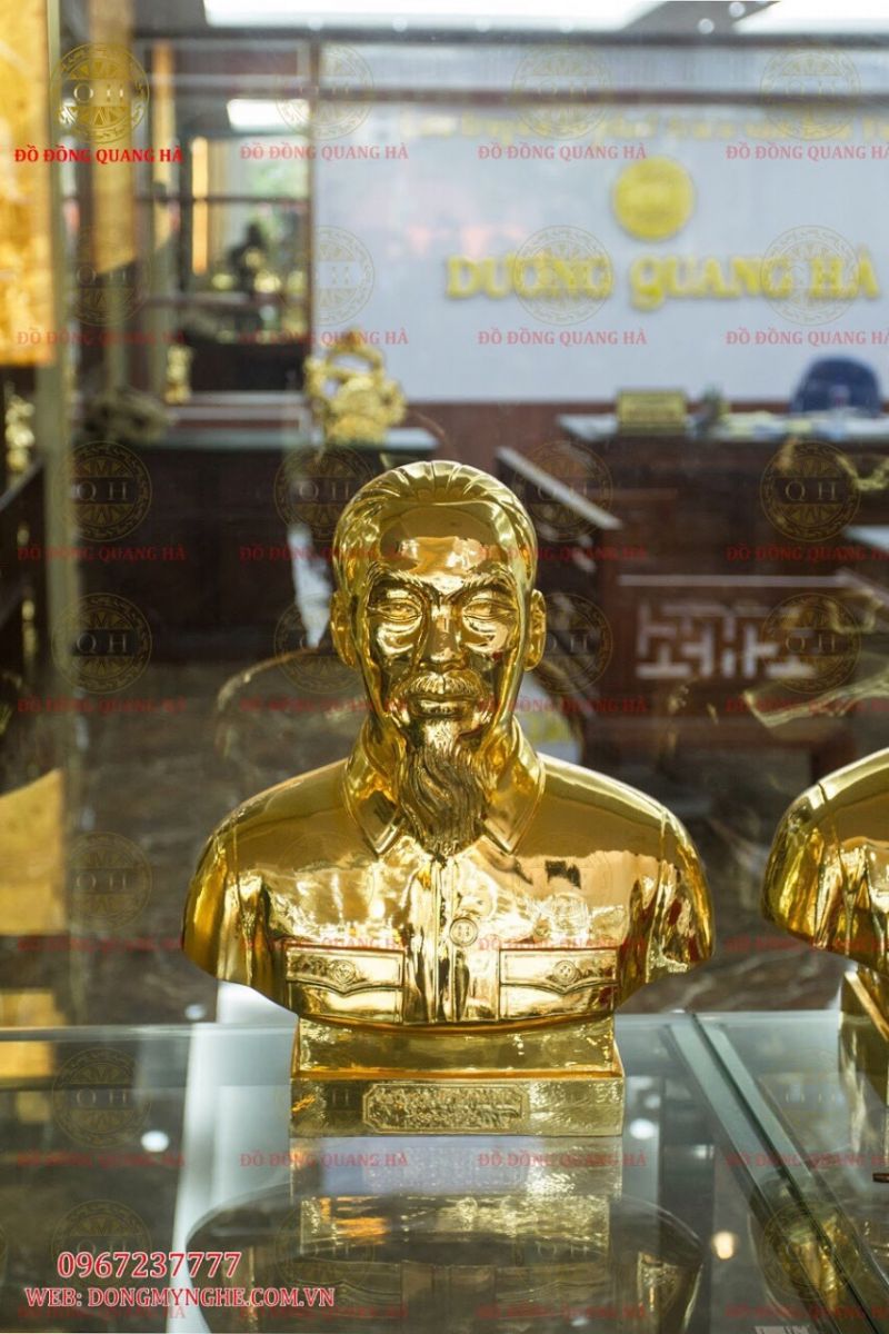 Tượng đồng bác hồ