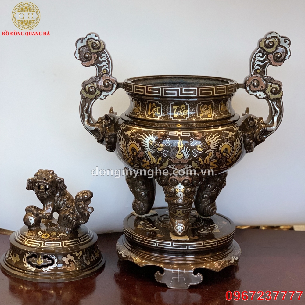 Đỉnh đồng thờ gia tiên