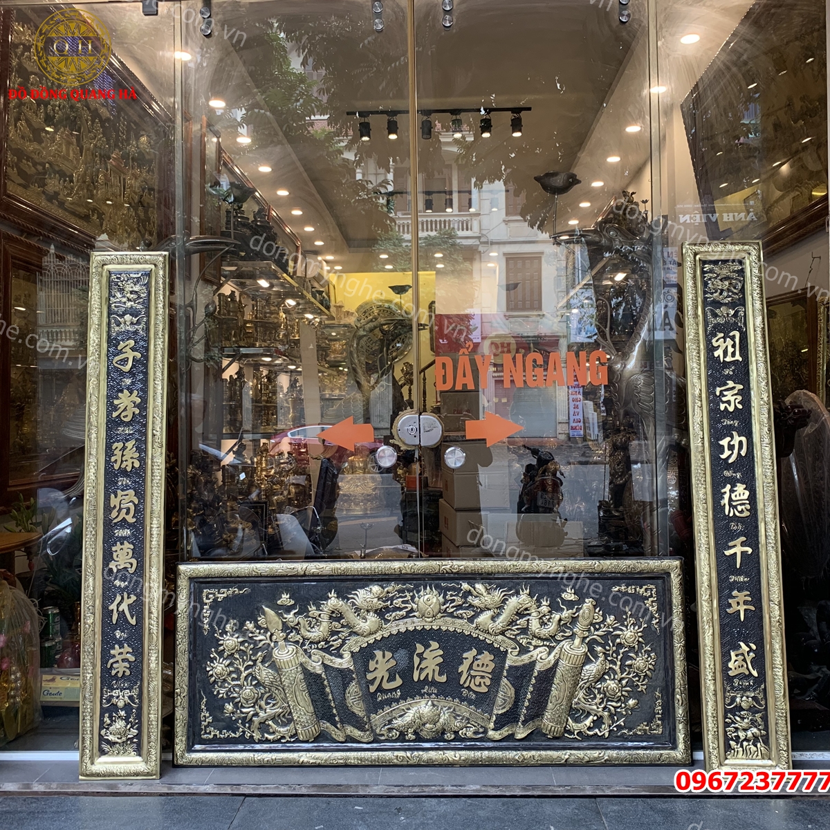 Giá hoành phi câu đối đồng 