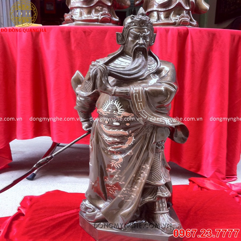 Mua tượng Quan Vân Trường