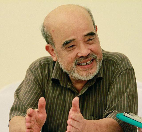 Cựu thứ trưởng Bộ tài nguyên môi trường Đặng Hùng Dũng lựa chọn mua hàng tại Đồ Đồng Dung Quang Hà 