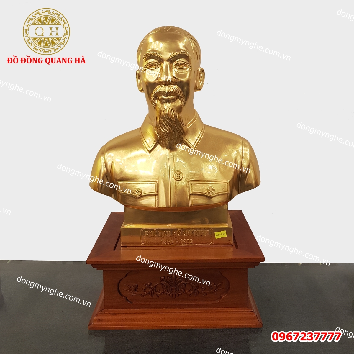 tượng chủ tịch Hồ Chí Minh 
