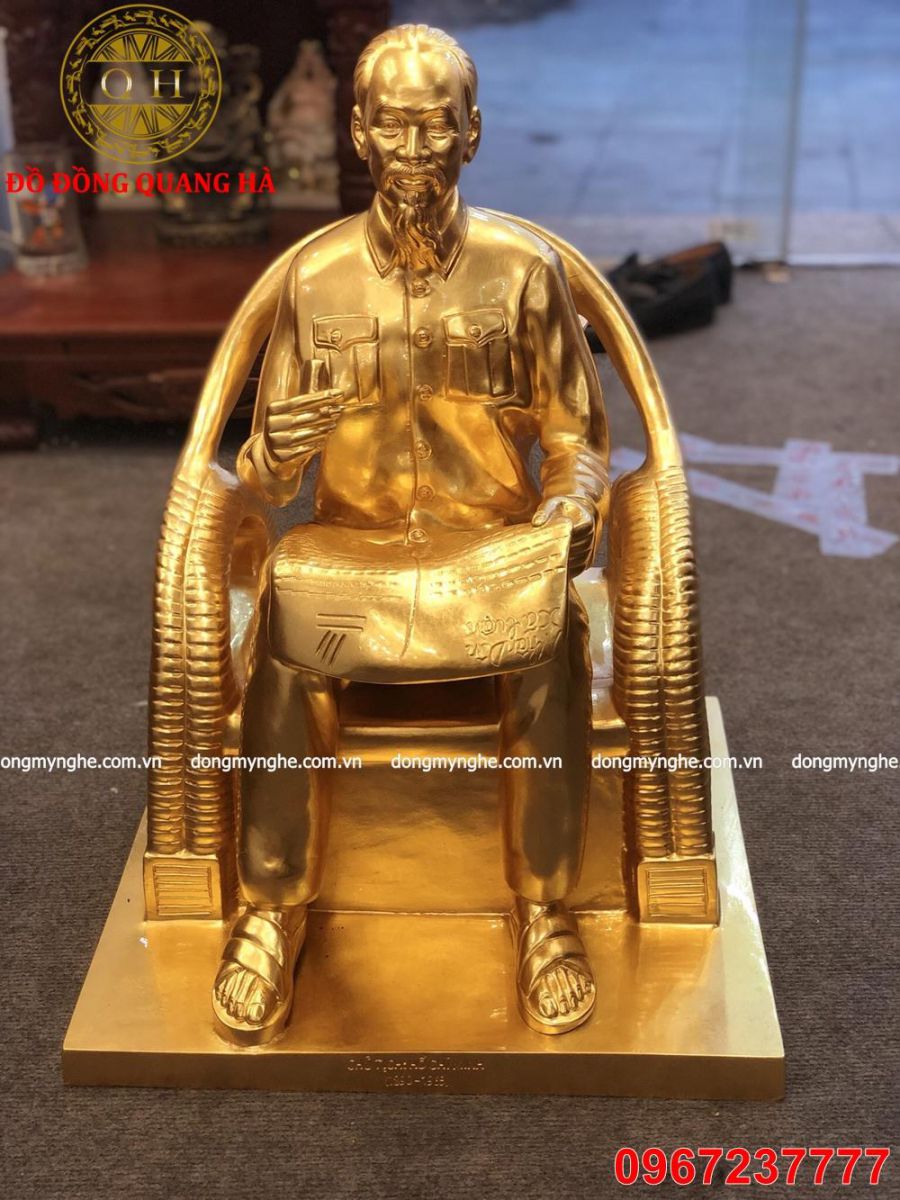 tượng chủ tịch Hồ Chí Minh 