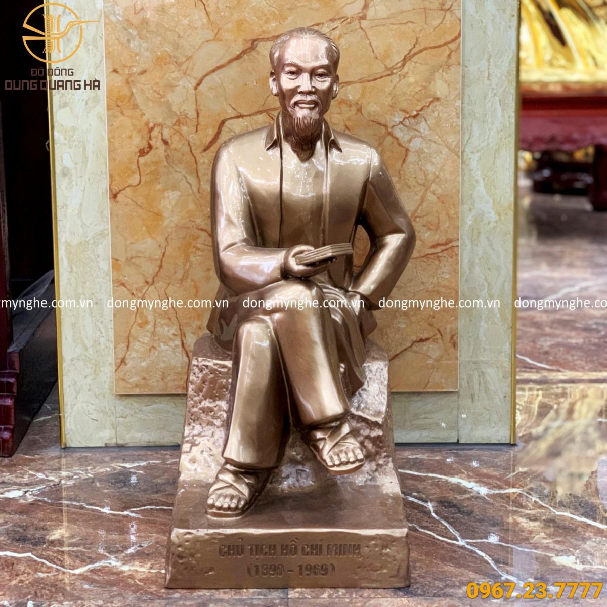 tượng chủ tịch Hồ Chí Minh 