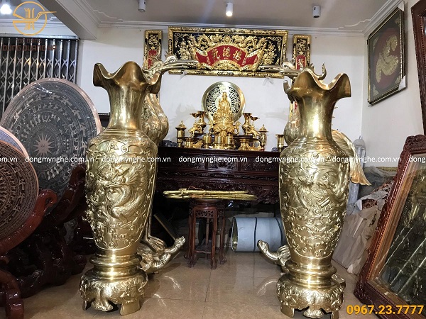 đồ đồng trang trí phòng khách