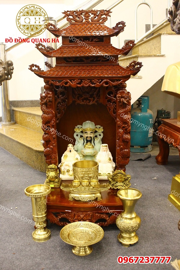 cách đặt bình hoa trên bàn thờ