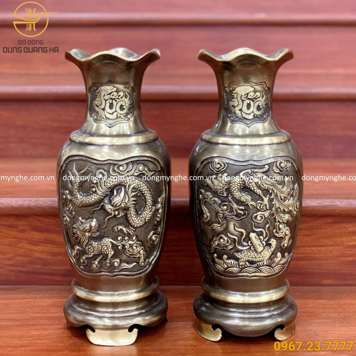 Cách đặt bình hoa trên bàn thờ