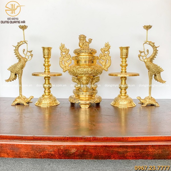 những đồ cần thiết trên bàn thờ