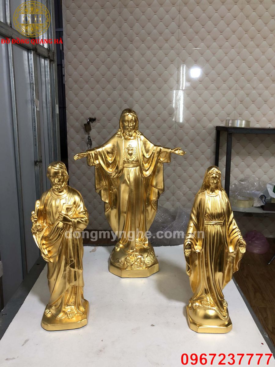 tượng chúa bằng đồng