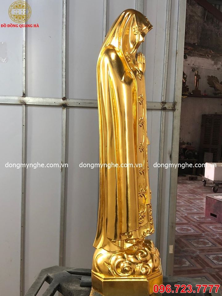 tượng chúa bằng đồng