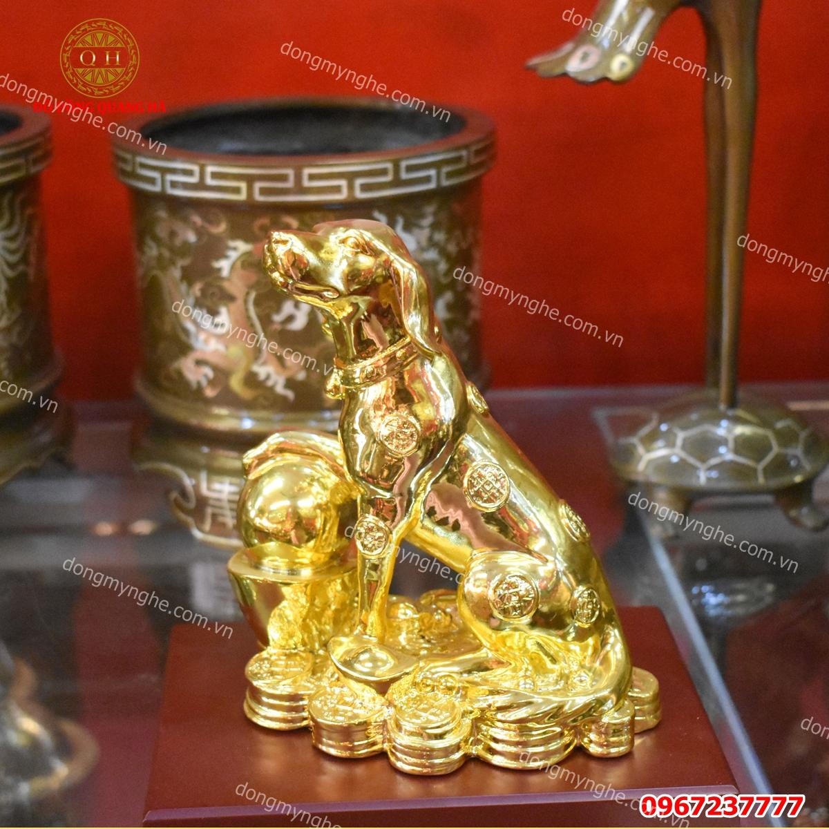 linh vật mạ vàng 