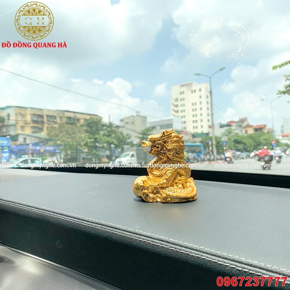 linh vật mạ vàng