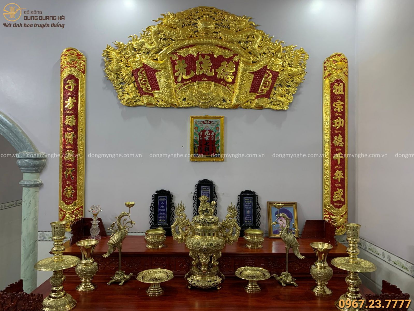 bức hoành phi được treo cân đối  mẫu hoành phi câu đối nhà thờ họ