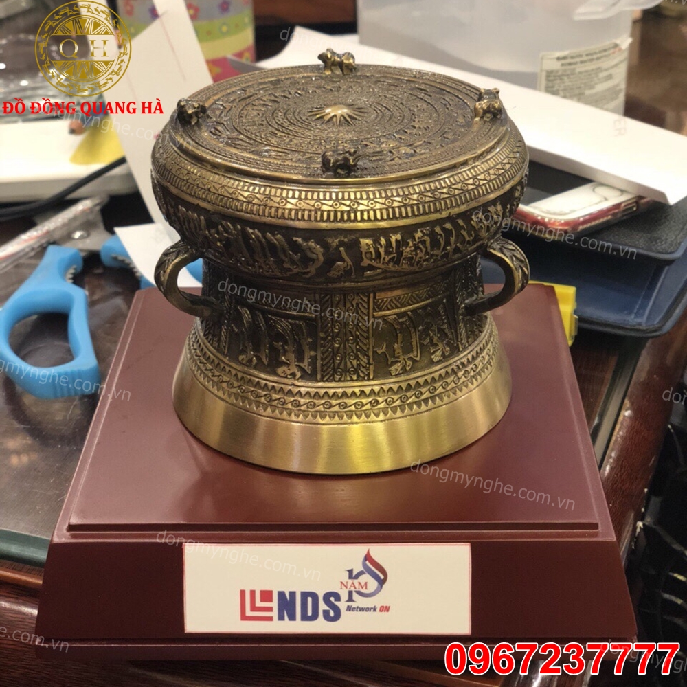 quả trống đồng lưu niệm