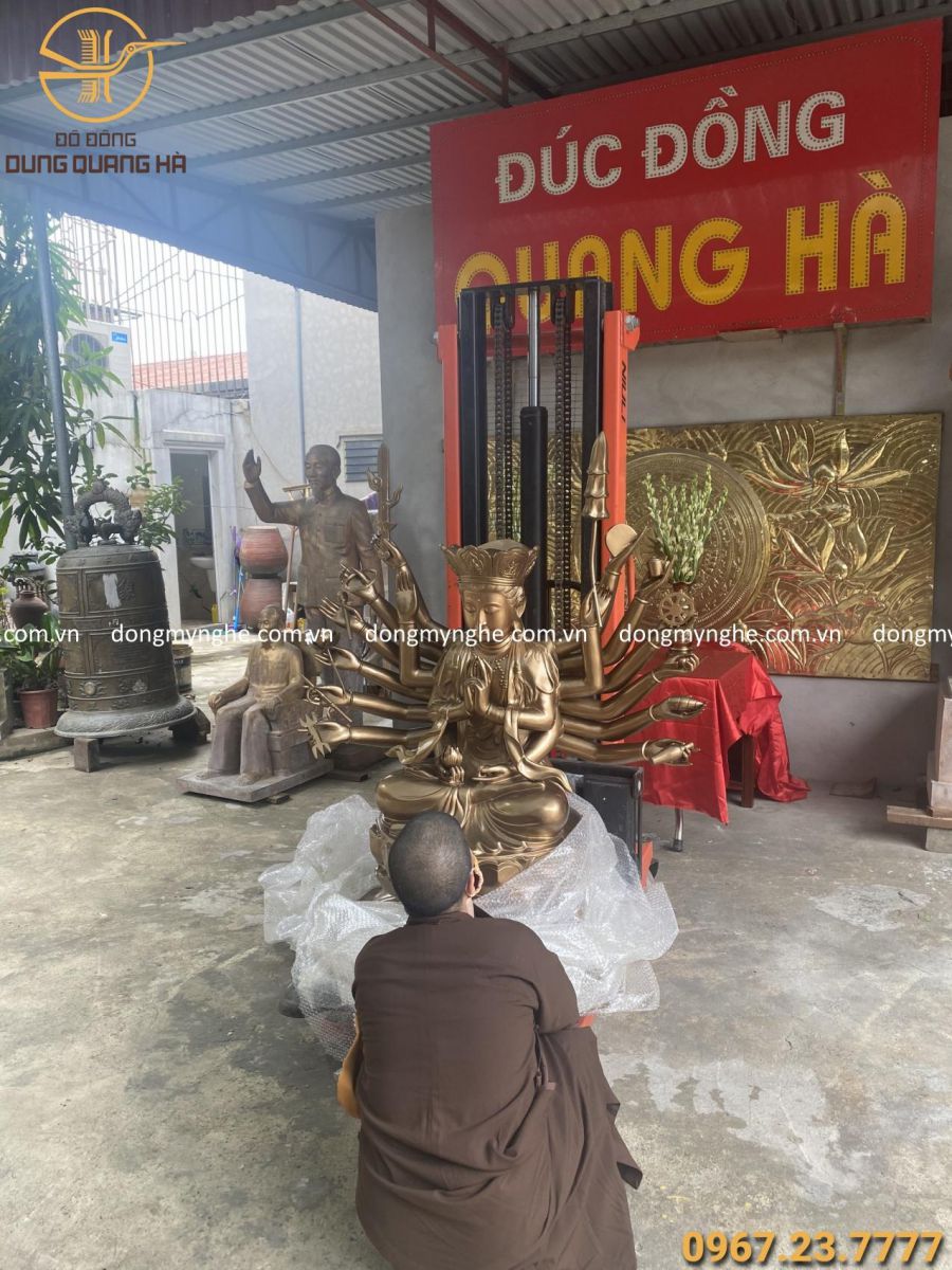 sư thầy duyệt tượng sư thầy duyệt tượng