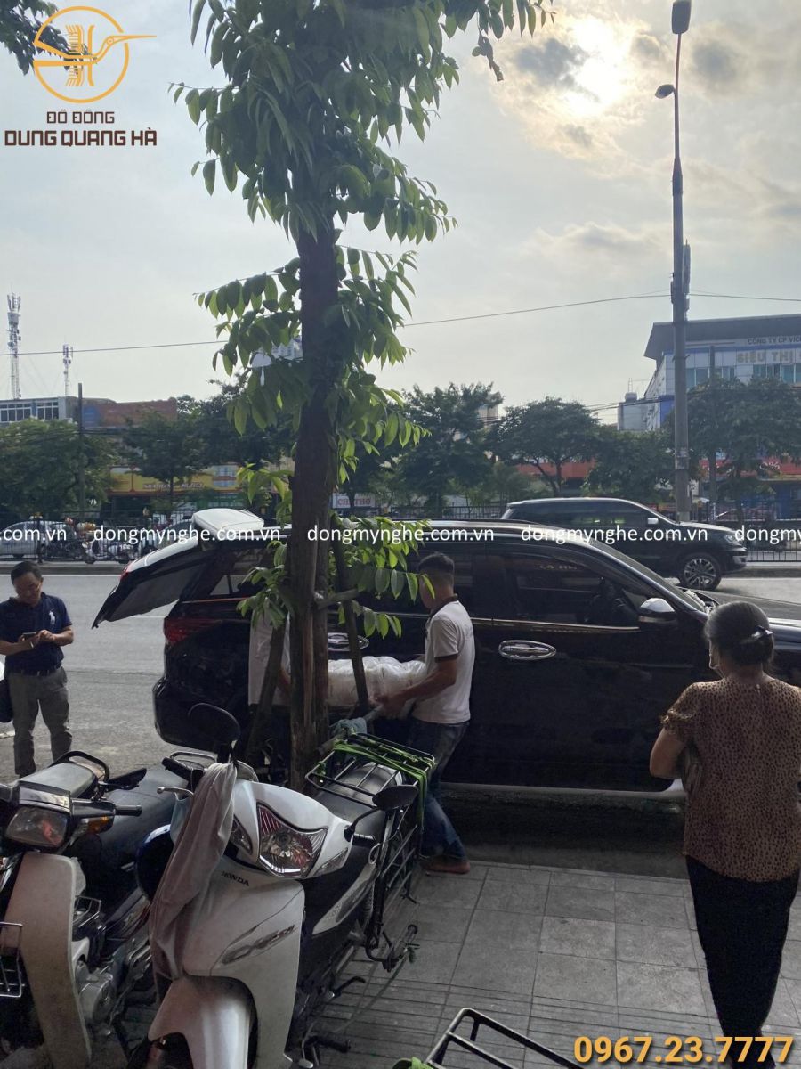 khách hàng lựa chọn được mẫu tượng Quan Công ưng ý