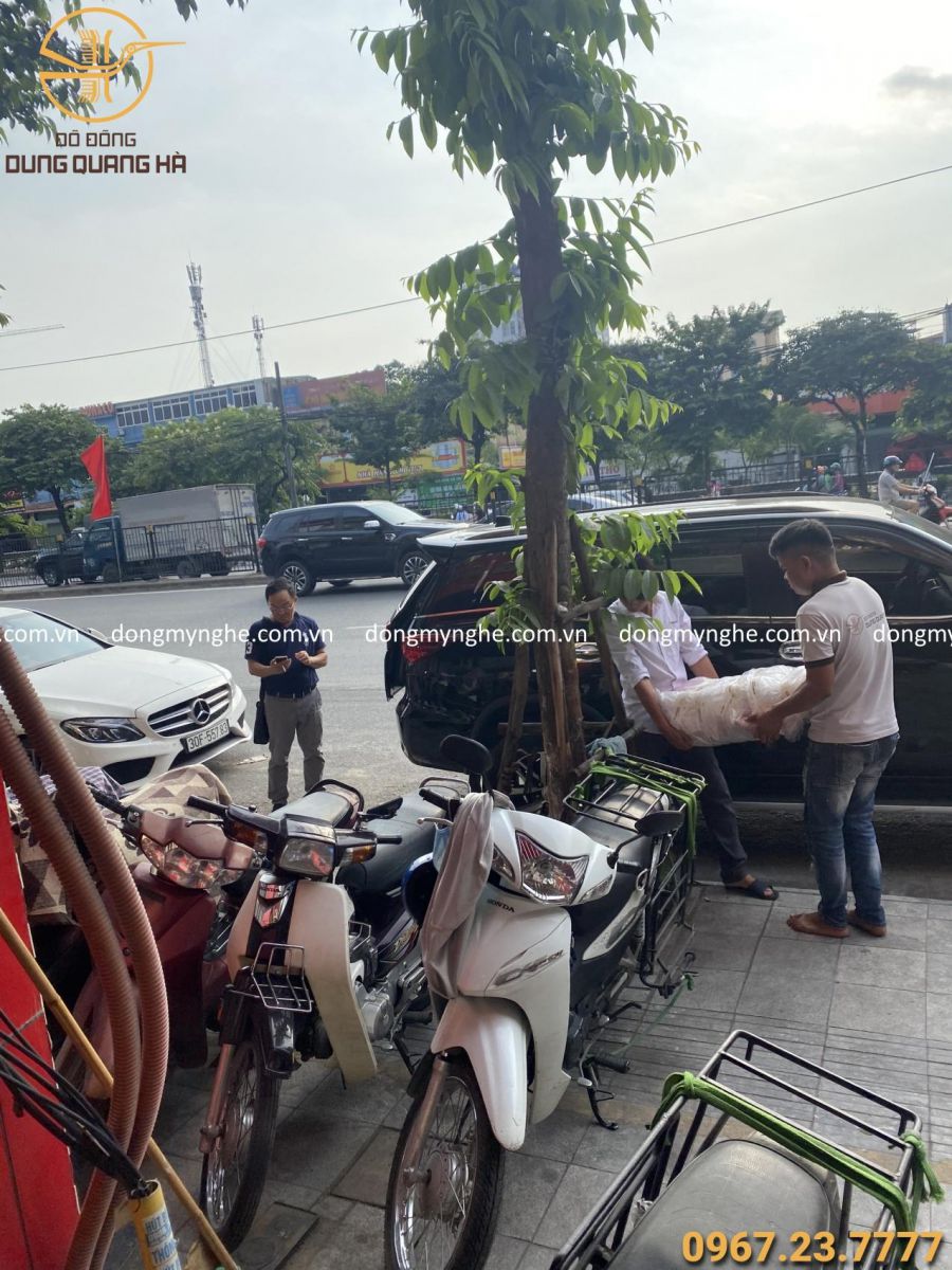 khách hàng lựa chọn được mẫu tượng Quan Công ưng ý