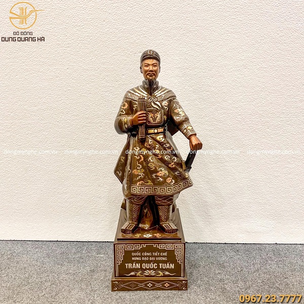 tượng hưng đạo vương trần quốc tuấn 